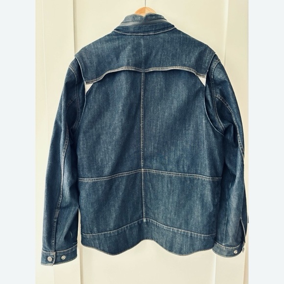 Levi’s Jean Jacket with Optional Hood - Picture 4 of 6